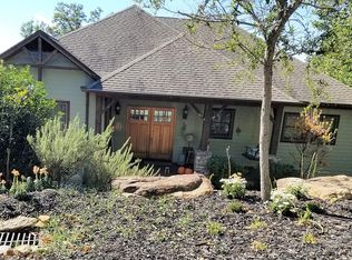 135 Hawks Nest Trl, Lake Lure, NC 28746