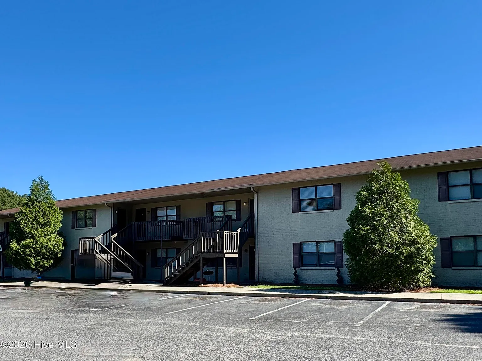 2 bed, 1.0 bath, $750 — Photo 1