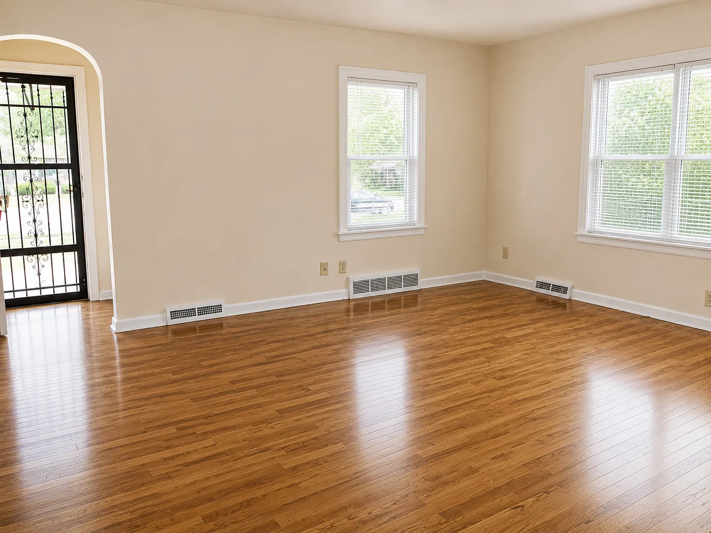 4 bed, 1126 sqft, $1,650 — Photo 3