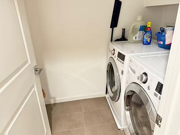 3rd image of 8339 Ridge Ct