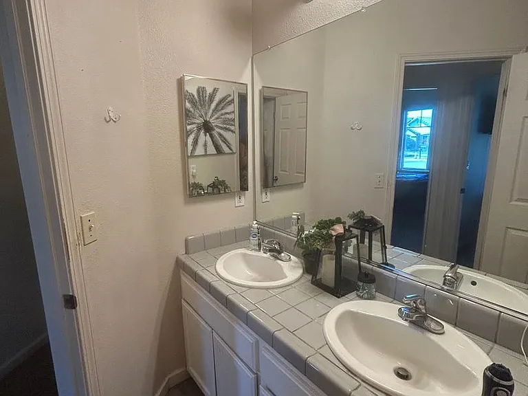 1793 Castle Way — Photo 17