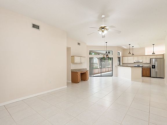 2nd image of 5115 Winchester Dr