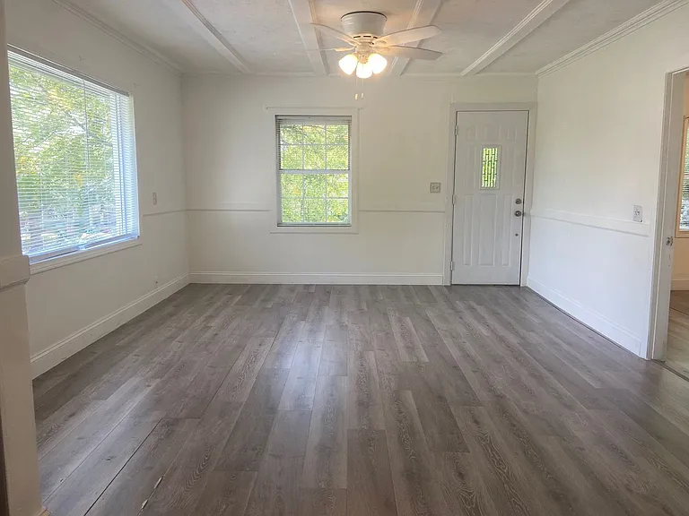 703 Brown St — Photo 5