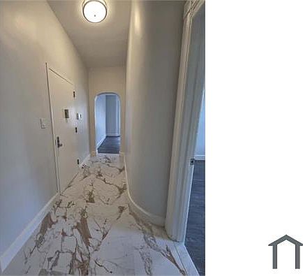5th image of 136 Hawthorne Ave