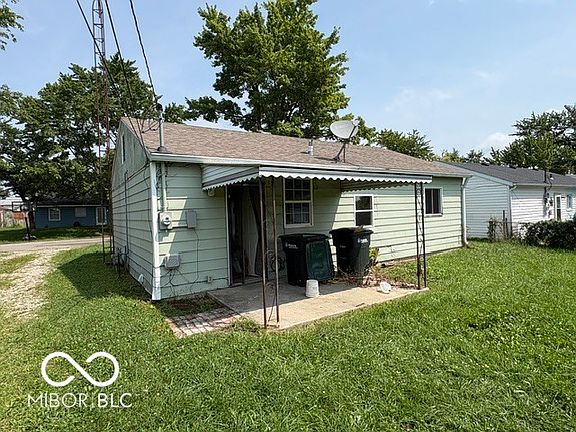 3rd image of 611 E Linda Layne