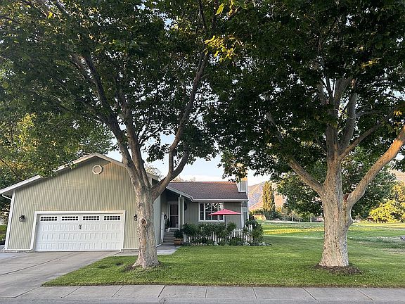 2nd image of 466 Country Club Dr