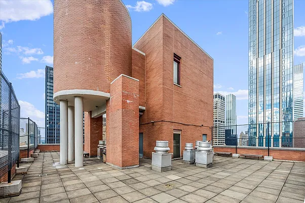 Sold by Berkshire Hathaway HomeServices Laffey International Realty | media 16