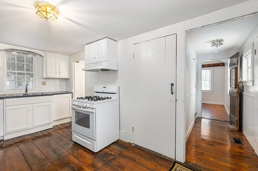 2 bed, 1.0 bath, 930 sqft, $2,900 — Photo 4