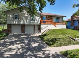 18012 E 24th St S, Independence, MO 64057