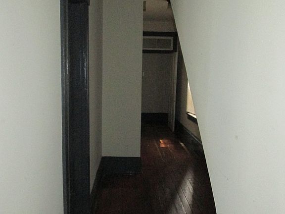 2nd image of 3018 E Broad St #1