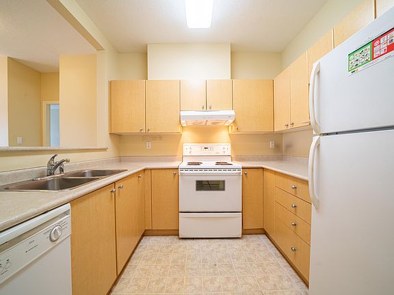 2nd image of 580 12th St #108