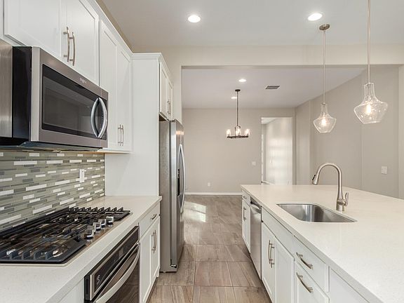 4th image of 2082 E Lantana Dr