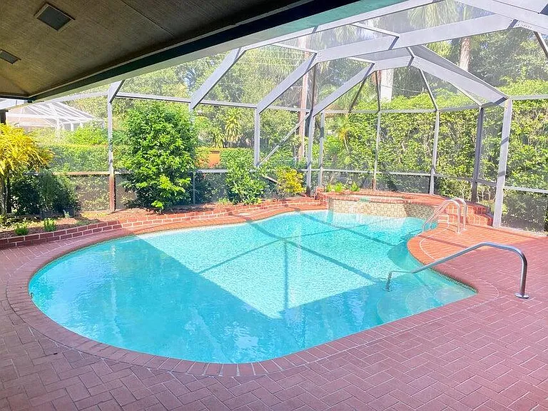 5585 Pennock Point Rd — Photo 15
