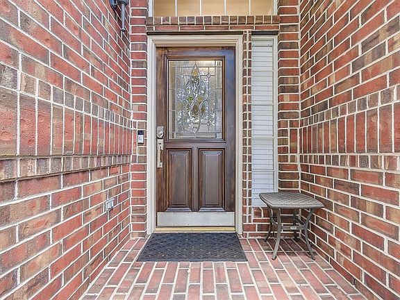 2nd image of 1234 Charlton Park Dr