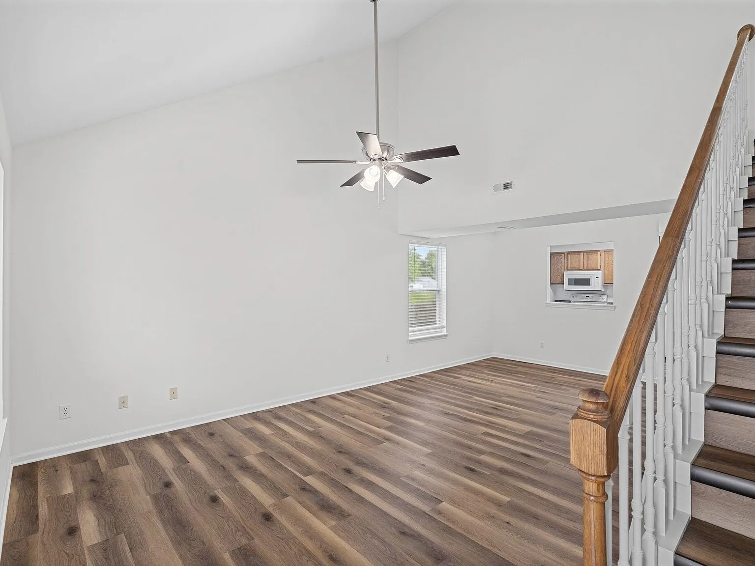 3 bed, 2.0 bath, 1500 sqft, $1,400 — Photo 4