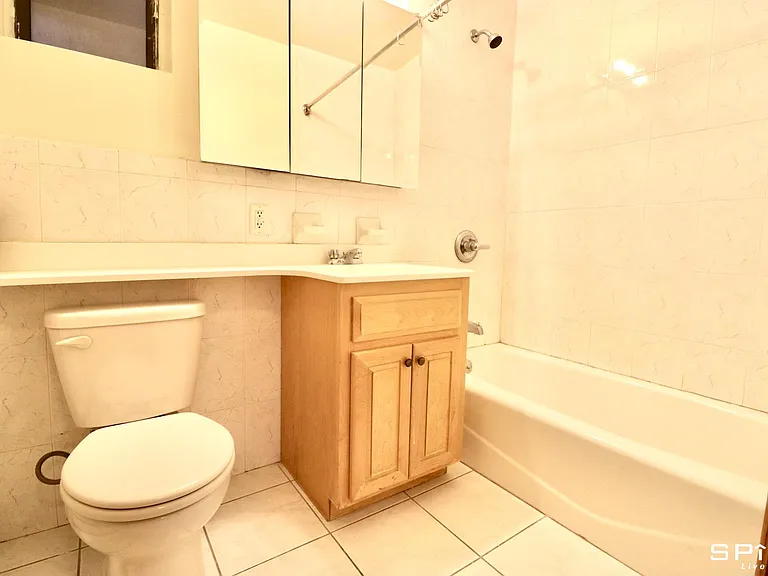 814 10th Ave #5A — Photo 9