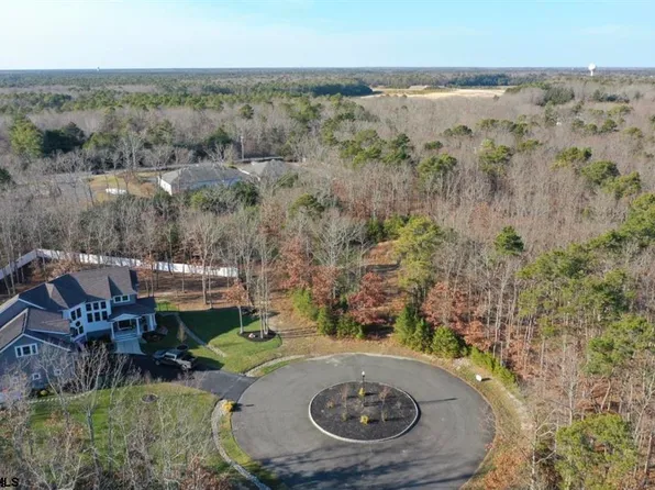 800 Gatehouse Dr, Galloway, NJ 08205