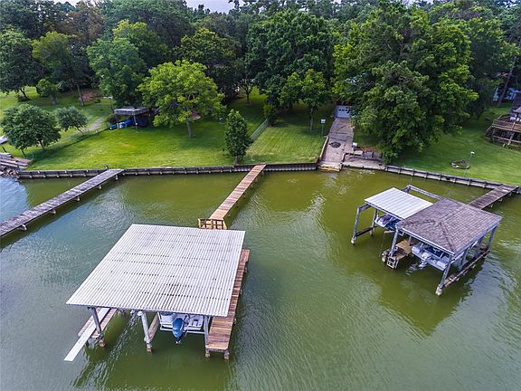4th image of 186 Lakeside Dr