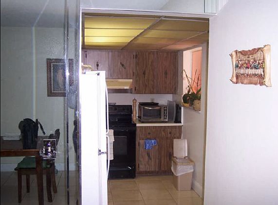 3rd image of 9151 Fontainebleau Blvd APT 1