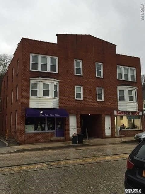 2nd image of 173 Main St