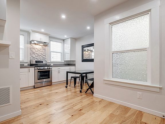 5th image of 39 Rosemont Pl