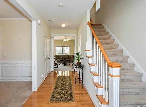 4th image of 8714 Castle Cliff Dr