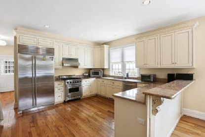 4th image of 9 Montauk Ave