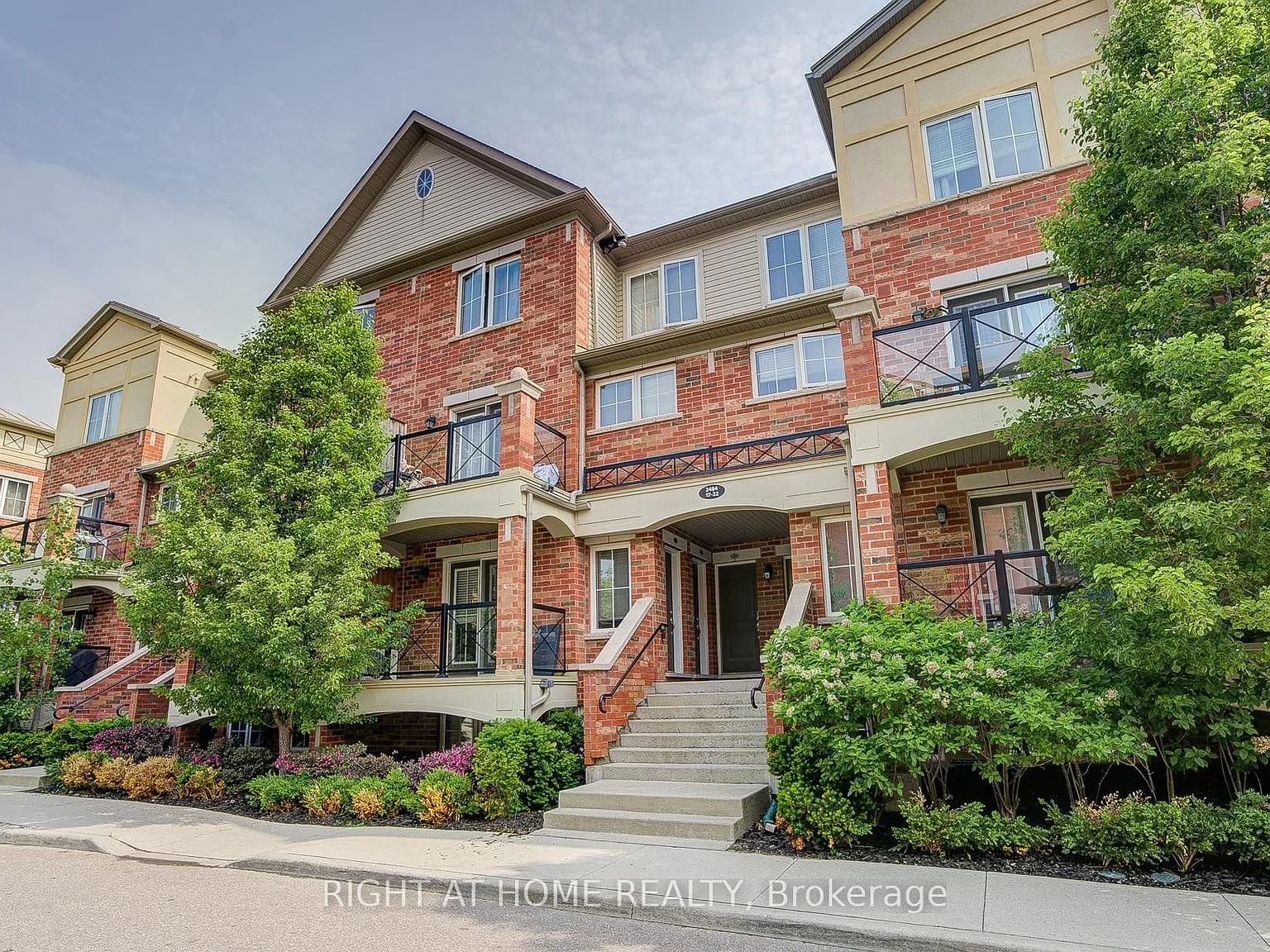 2 bed, $2,600 — Photo 2