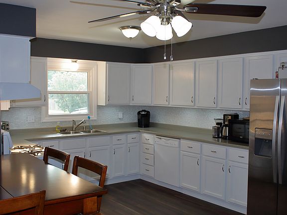 Kitchen (remodeled 2018)