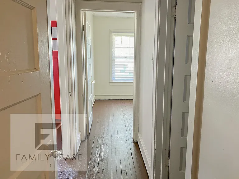 1764 N College St — Photo 12