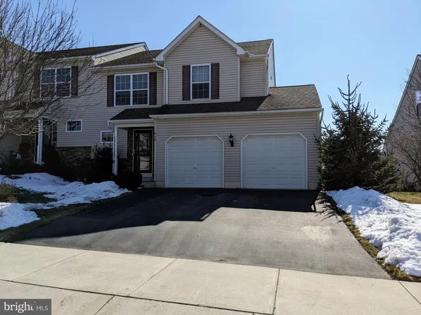 939 Graystone Cir, Northampton, PA 18067