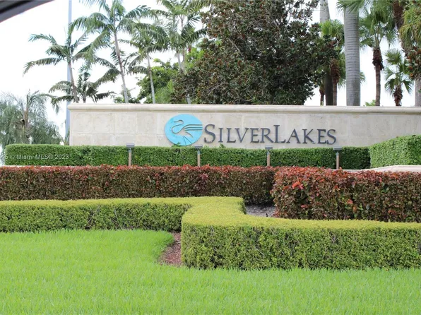 811 NW 172nd Ter, Pembroke Pines, FL 33029