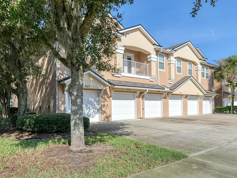 303 Golden Lake Loop St — Photo 4