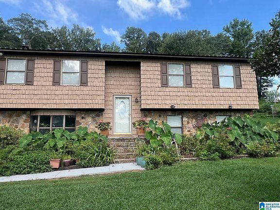 3rd image of 303 Murphree Rd