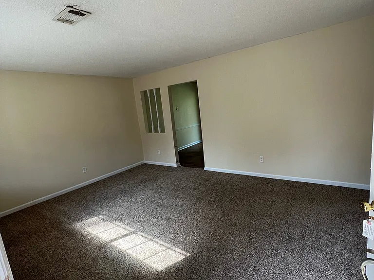 1097 Live Oak Dr — Photo 7