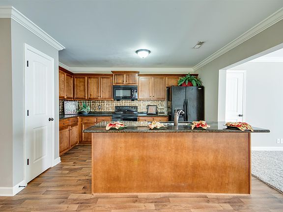 4th image of 4223 Aurora Cir