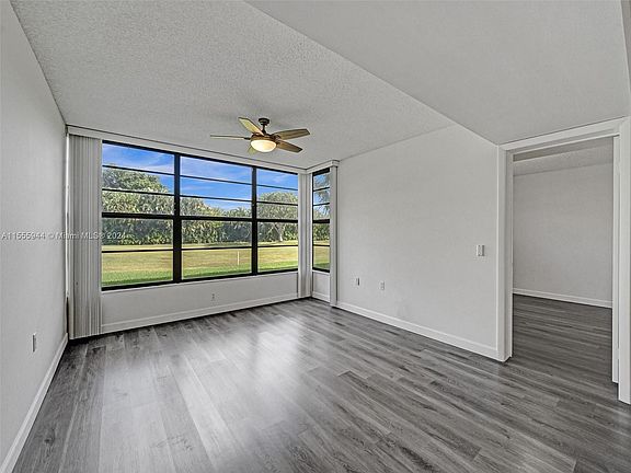5th image of 1516 Whitehall Dr APT 104