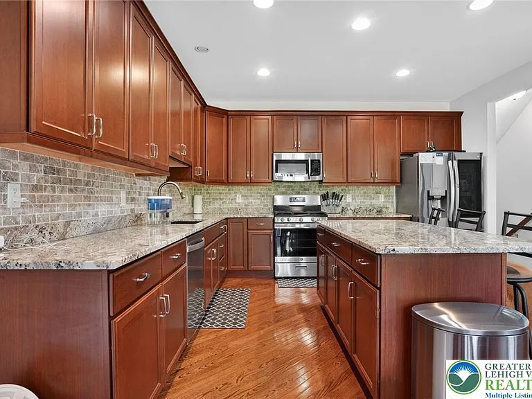 560 Quaker Ridge Ter — Photo 13