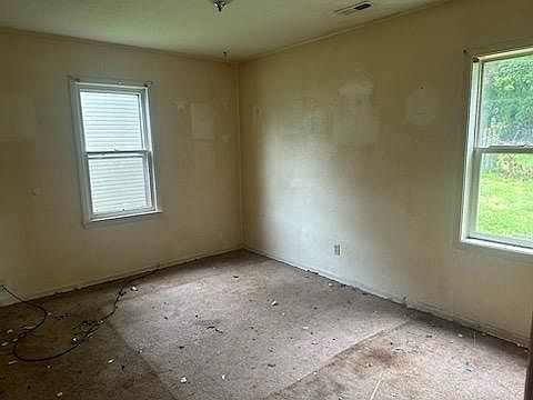 4th image of 111 N Lakeview Dr