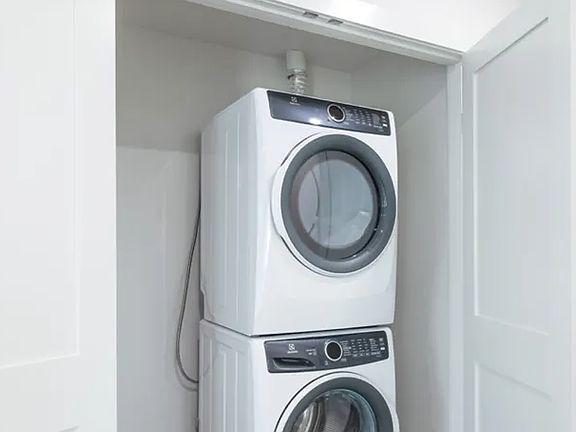 4th image of 400 S Broadway Ave #511