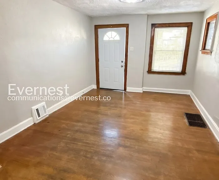 3720 Darby St — Photo 5