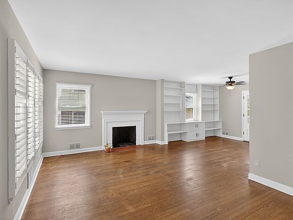 3rd image of 3102 Lake Ave