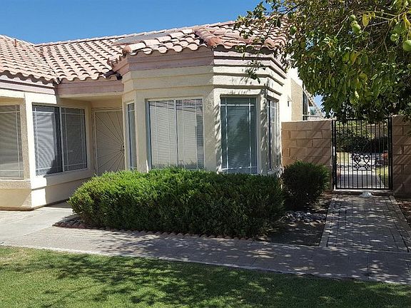3rd image of 78570 Villeta Dr