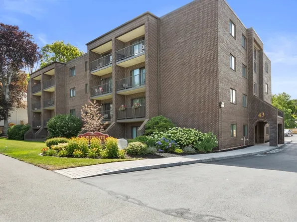 43 Pomeworth St APT 28, Stoneham, MA 02180