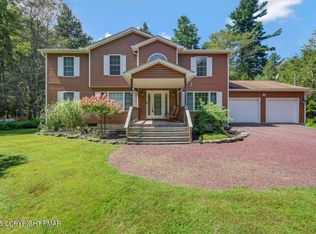 365 Sawmill Rd, Pocono Lake, PA 18347