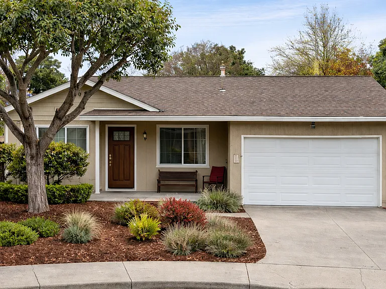5611 Page Ct — Photo 1