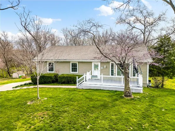 19009 Lowell Ave, Stilwell, KS 66085