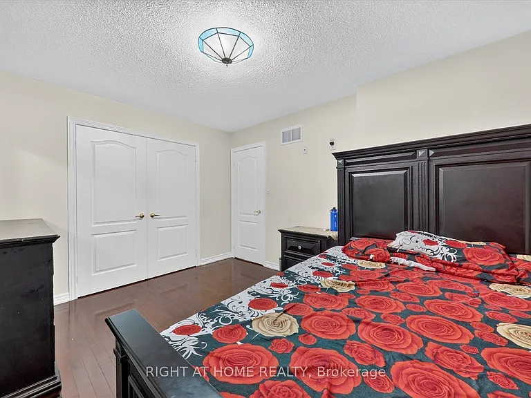 54 Boundbrook Dr — Photo 33