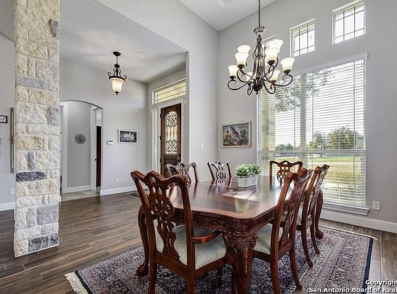 4th image of 137 Bucks Ln