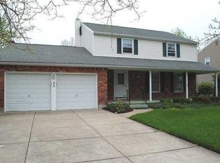 23 Laurie Lea, Williamsville, NY 14221